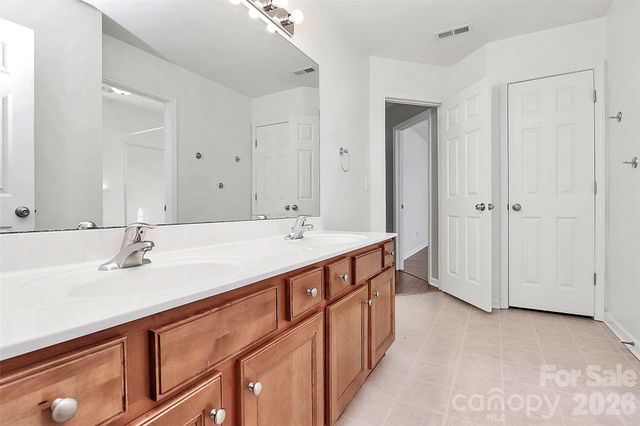 10722 Camden Meadow Drive, Charlotte, NC 28273