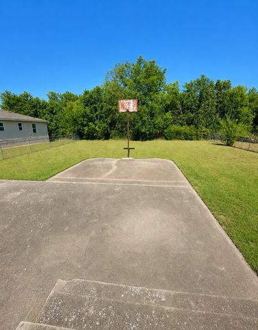 217 N Garrison Avenue N, Sperry, OK 74073