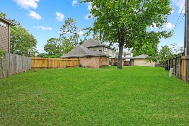11806 Gardenglen Drive, Houston, TX 77070