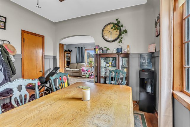 712 N Waterloo Avenue, Jackson, MI 49202