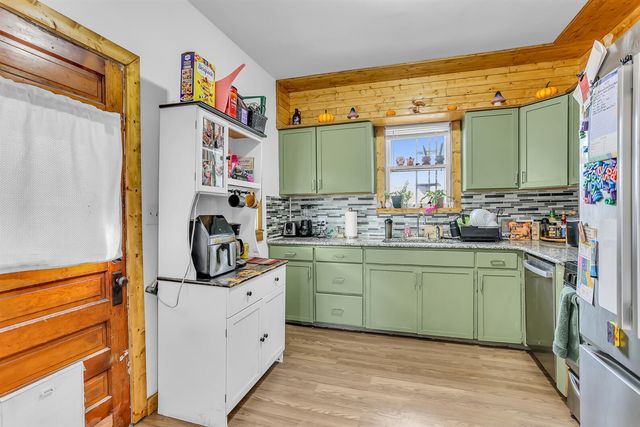 712 N Waterloo Avenue, Jackson, MI 49202