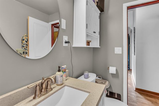 712 N Waterloo Avenue, Jackson, MI 49202