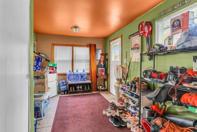 712 N Waterloo Avenue, Jackson, MI 49202