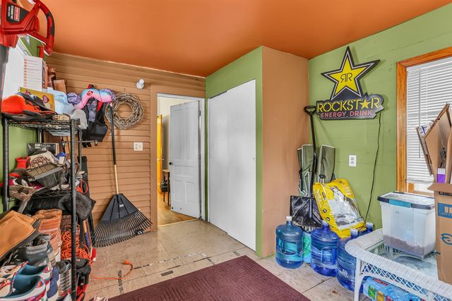 712 N Waterloo Avenue, Jackson, MI 49202