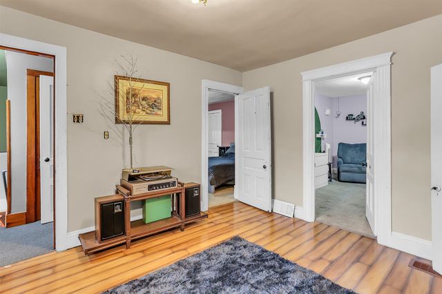 712 N Waterloo Avenue, Jackson, MI 49202