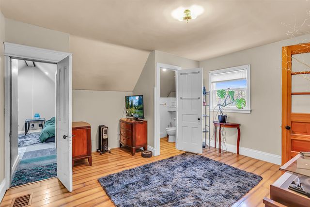 712 N Waterloo Avenue, Jackson, MI 49202