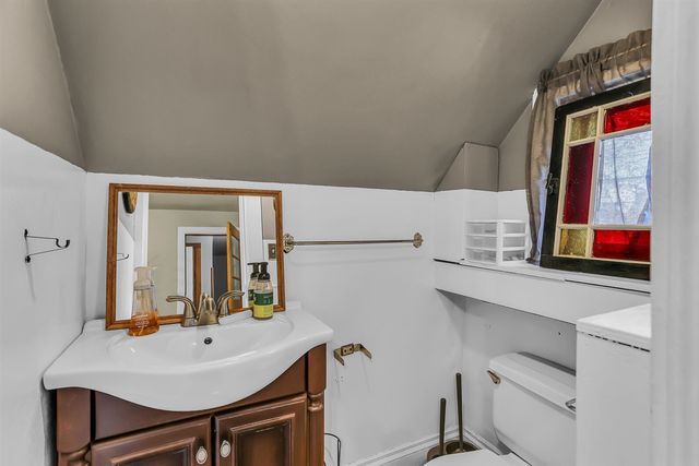 712 N Waterloo Avenue, Jackson, MI 49202