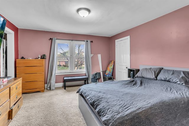 712 N Waterloo Avenue, Jackson, MI 49202