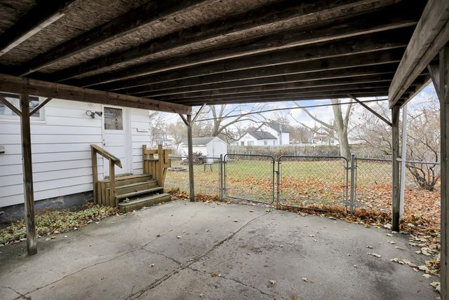 712 N Waterloo Avenue, Jackson, MI 49202