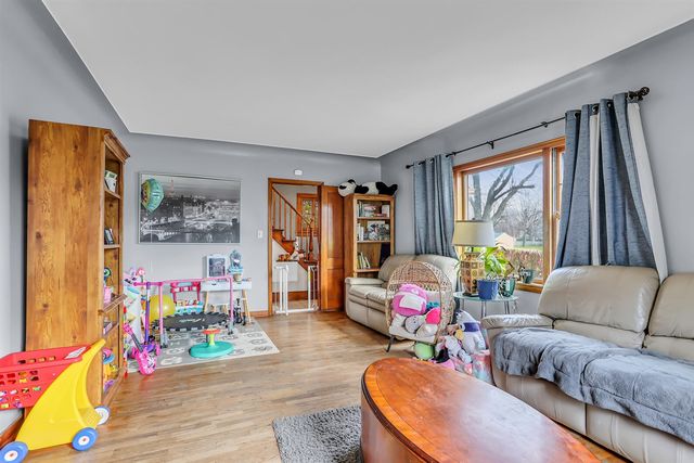 712 N Waterloo Avenue, Jackson, MI 49202