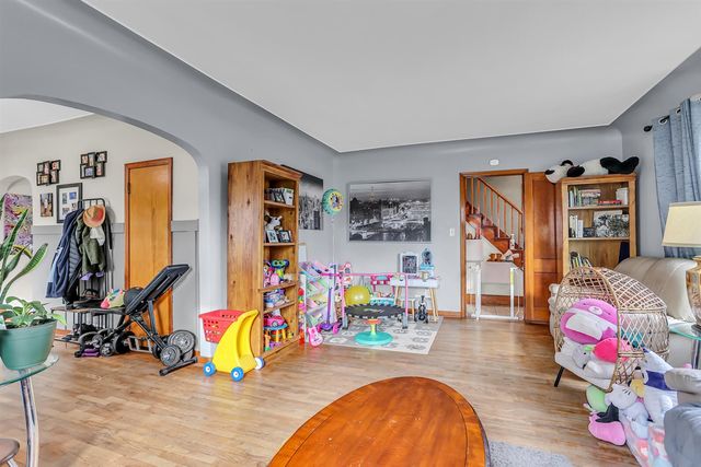 712 N Waterloo Avenue, Jackson, MI 49202