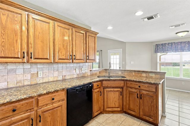 101 Cheyenne Trail, Trenton, TX 75490