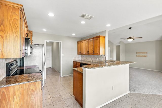 101 Cheyenne Trail, Trenton, TX 75490