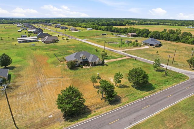 101 Cheyenne Trail, Trenton, TX 75490