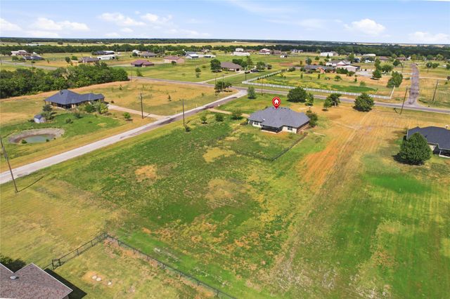 101 Cheyenne Trail, Trenton, TX 75490