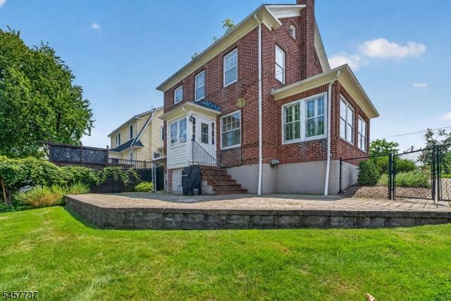 31 Frederick St, Morristown Town, NJ 07960