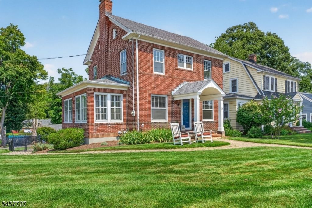 31 Frederick St, Morristown Town, NJ 07960