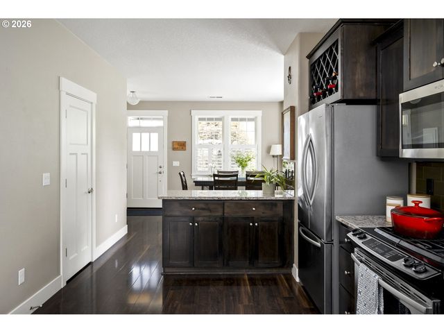 1556 N HOLMAN St, Portland, OR 97217