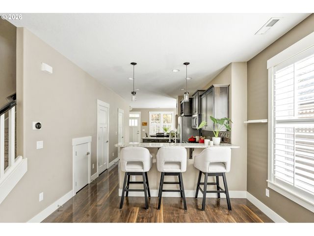 1556 N HOLMAN St, Portland, OR 97217