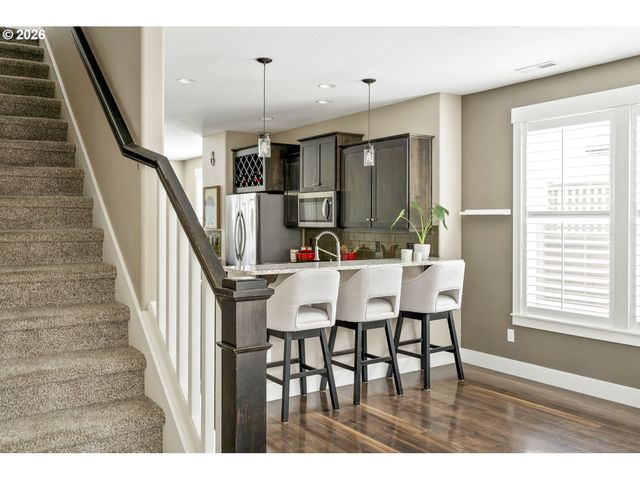 1556 N HOLMAN St, Portland, OR 97217