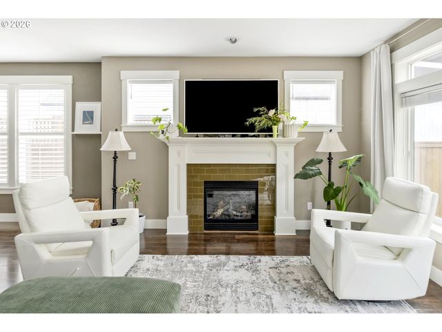 1556 N HOLMAN St, Portland, OR 97217
