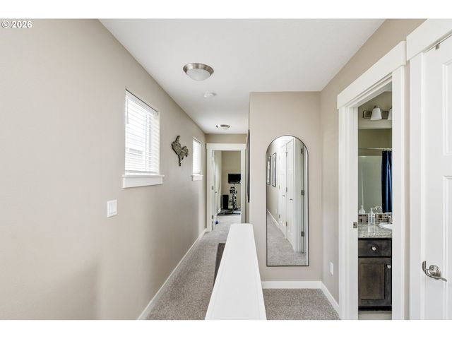 1556 N HOLMAN St, Portland, OR 97217