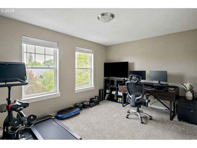 1556 N HOLMAN St, Portland, OR 97217