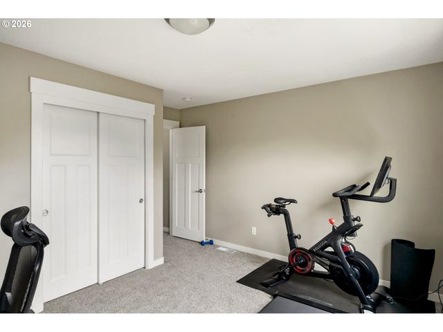 1556 N HOLMAN St, Portland, OR 97217