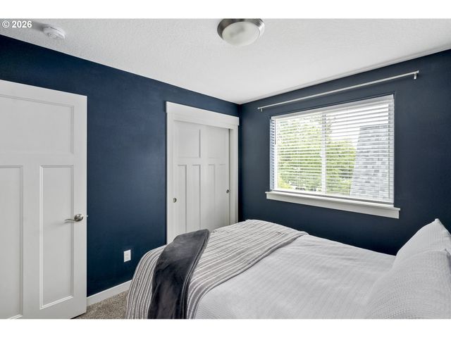 1556 N HOLMAN St, Portland, OR 97217