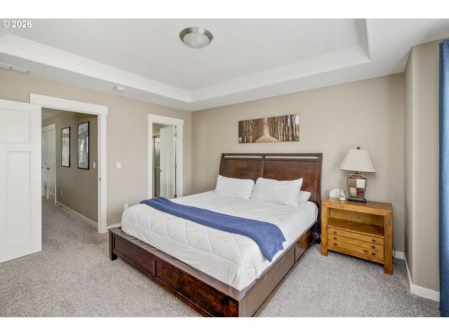 1556 N HOLMAN St, Portland, OR 97217