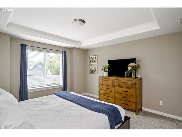 1556 N HOLMAN St, Portland, OR 97217