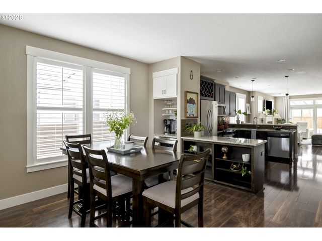 1556 N HOLMAN St, Portland, OR 97217