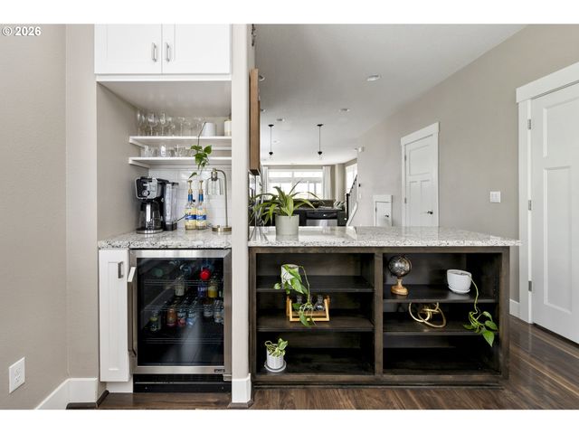 1556 N HOLMAN St, Portland, OR 97217