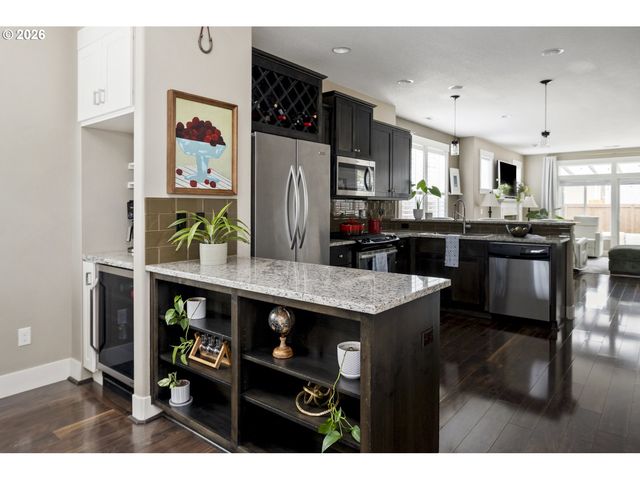 1556 N HOLMAN St, Portland, OR 97217
