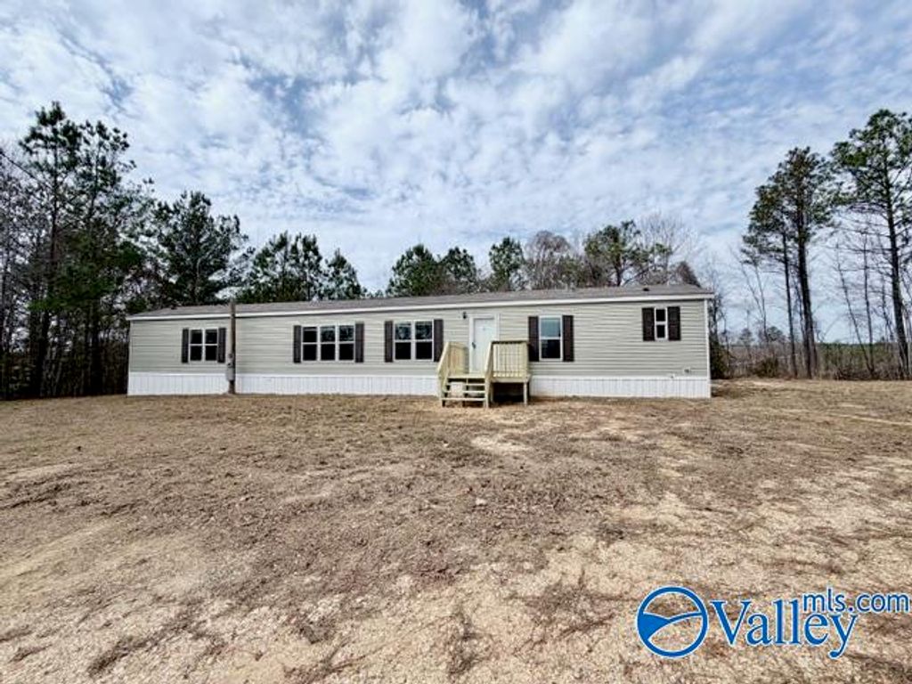 2132 County Road 54, Guin, AL 35563