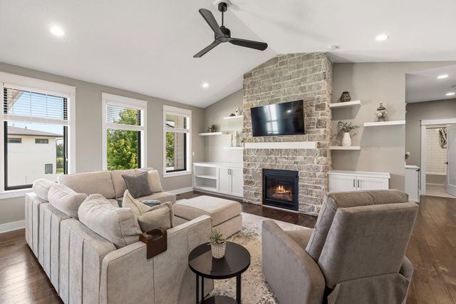 685 Daybreak Drive, Waukee, IA 50263