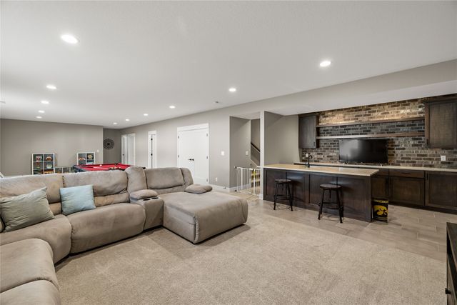 685 Daybreak Drive, Waukee, IA 50263