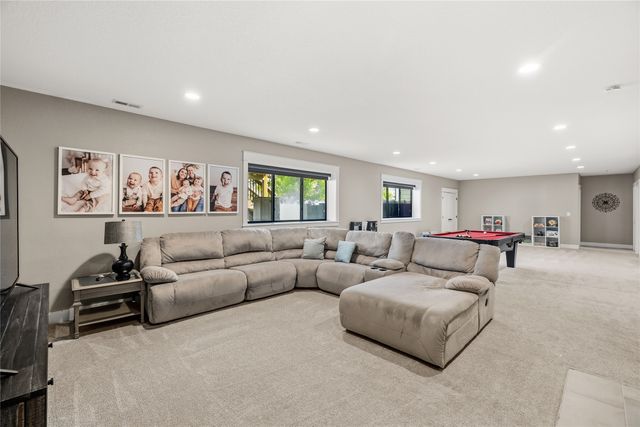 685 Daybreak Drive, Waukee, IA 50263