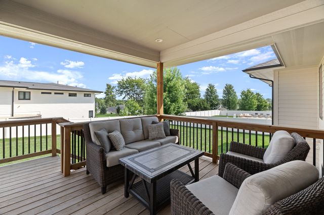 685 Daybreak Drive, Waukee, IA 50263