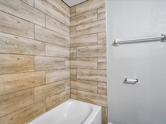 5117 Lavender 5161, Houston, TX 77026