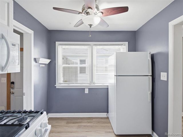 2204 Brockton Avenue, Royal Oak, MI 48067