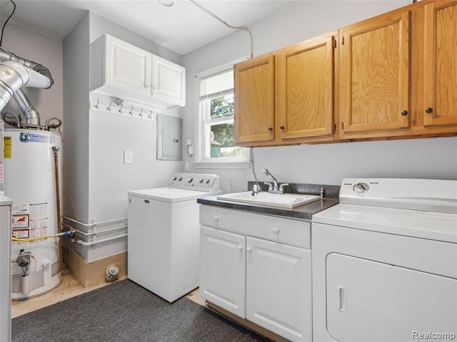 2204 Brockton Avenue, Royal Oak, MI 48067