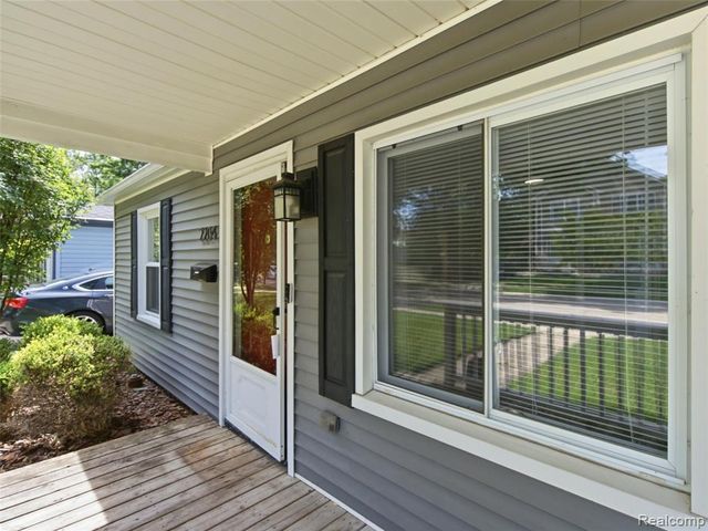 2204 Brockton Avenue, Royal Oak, MI 48067