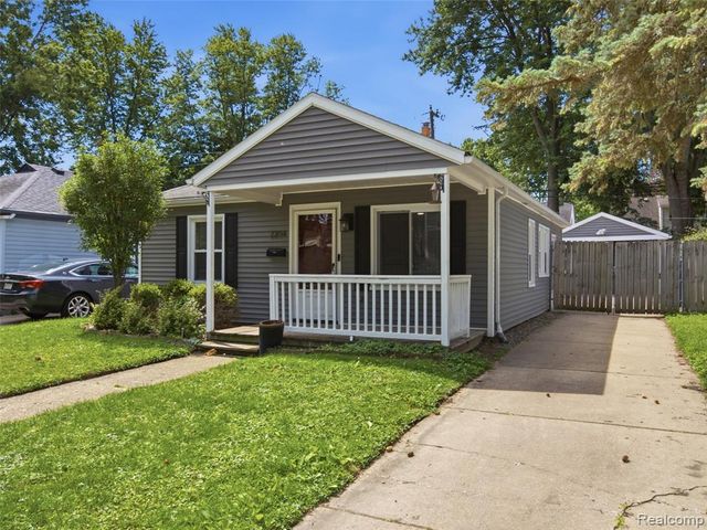 2204 Brockton Avenue, Royal Oak, MI 48067