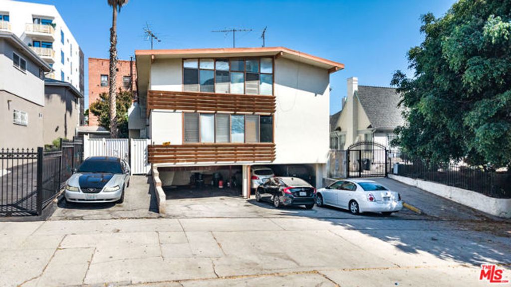 736 Gramercy Drive, Los Angeles, CA 90005