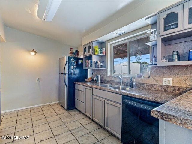 542 N Avenida De Suenos, Tucson, AZ 85745