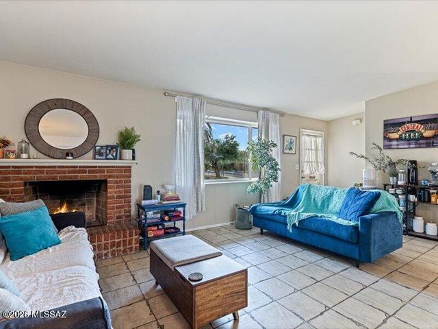 542 N Avenida De Suenos, Tucson, AZ 85745