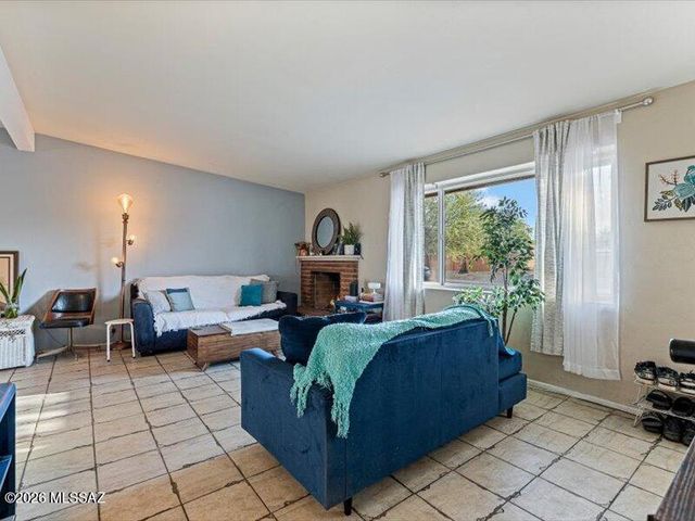 542 N Avenida De Suenos, Tucson, AZ 85745