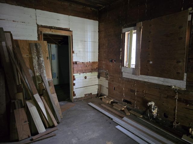 901 W 5th ST, Taylor, TX 76574