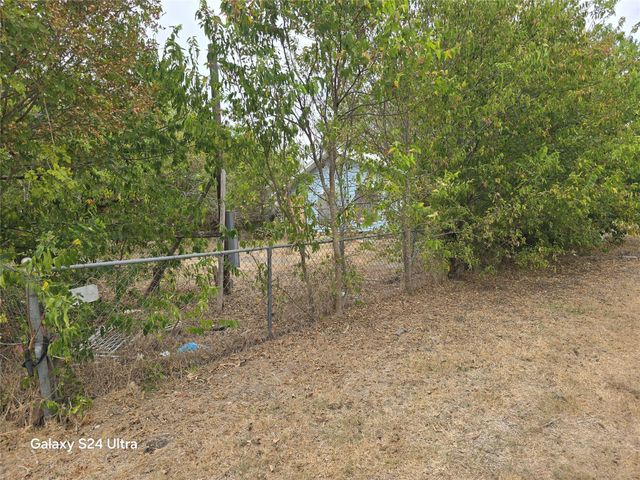 901 W 5th ST, Taylor, TX 76574